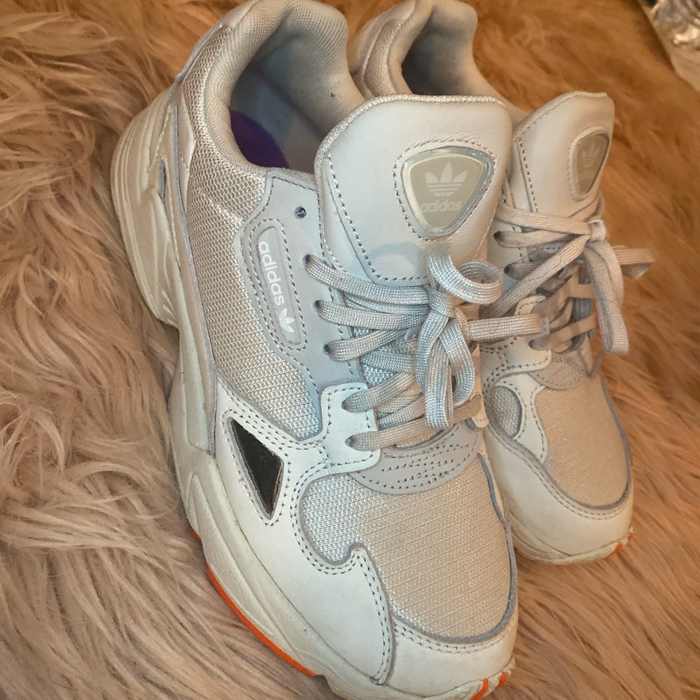 Adidas Sneakers